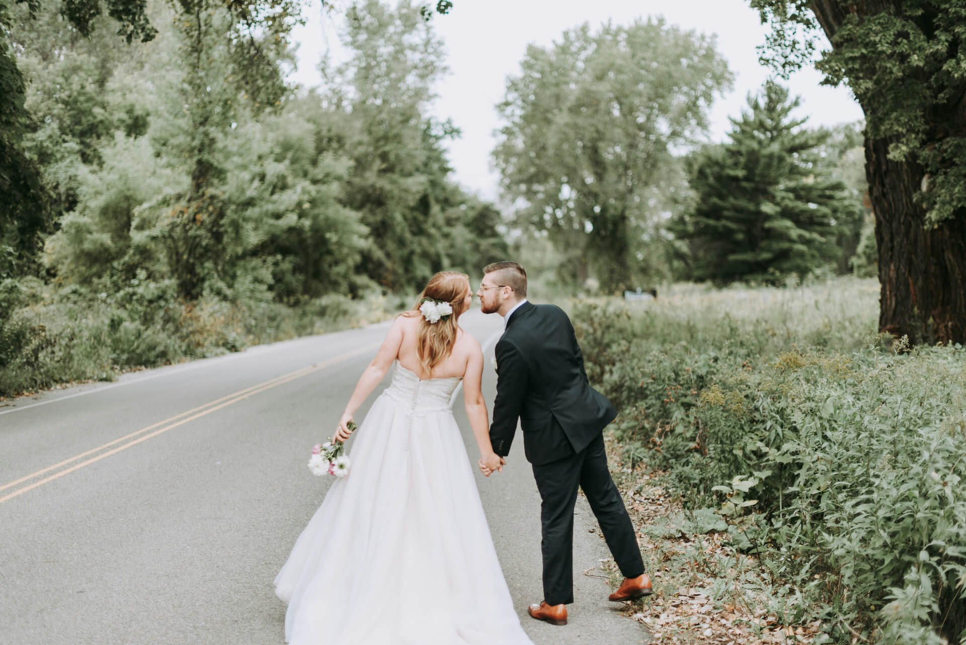 samantha-gades-PmmOZVgoD7o-unsplash